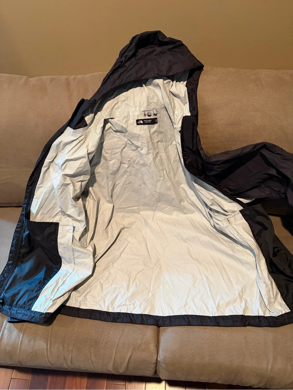 The North Face Men’s Venture 2 Hooded Rain Jacket - size Medium